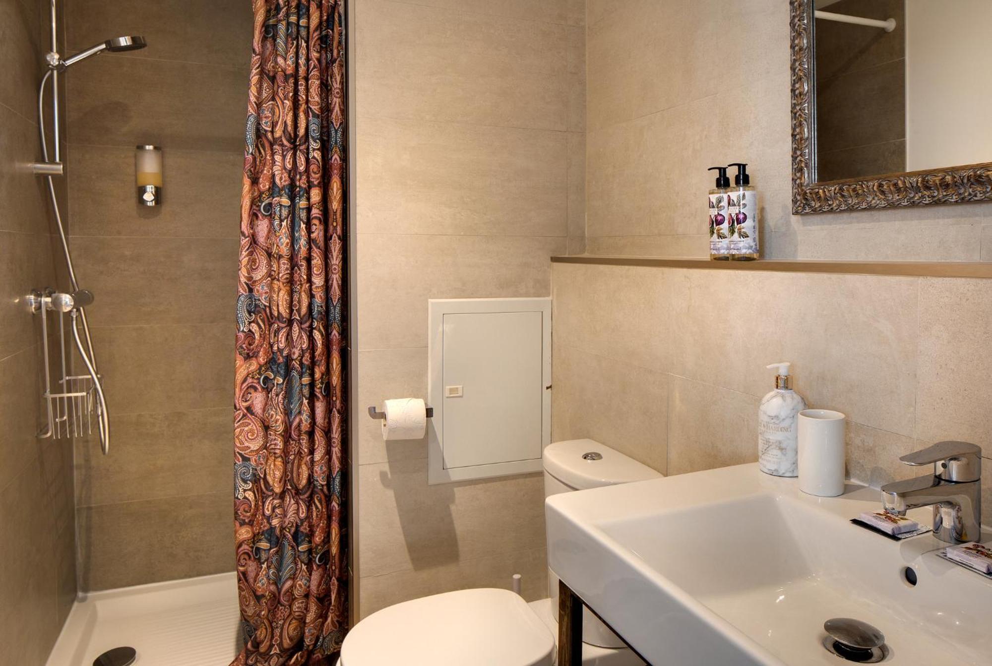 La Maison Des Augustins 4 Stars Spa Et Fitness อาวีญง ห้อง รูปภาพ